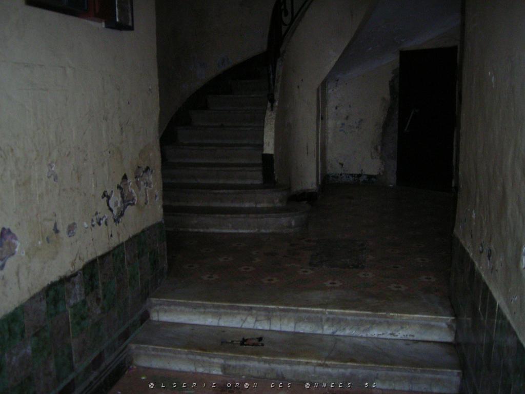 007-ORAN-Juin06-3 rue Charleroi ( le couloir).jpg - Unicode